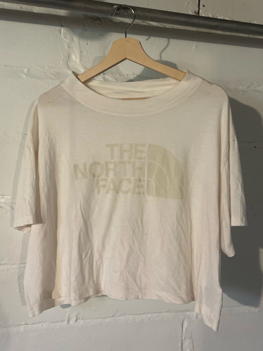 North Face cream crop tee XL